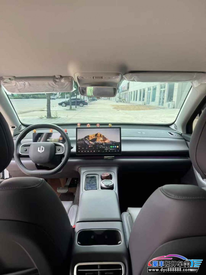 25年零跑C10轿车抵押车出售