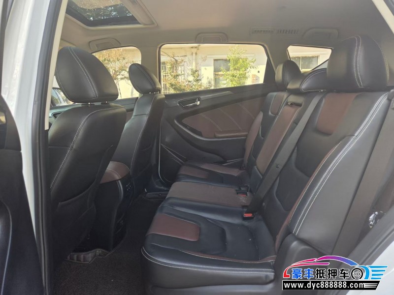 18年东风风光580轿车抵押车出售