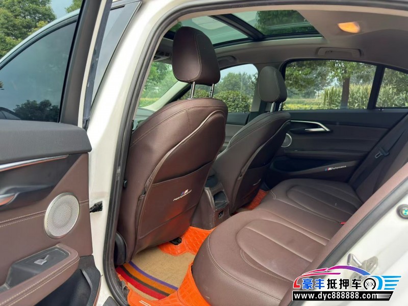 22年宝马1系轿车抵押车出售