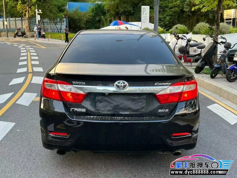 13年丰田凯美瑞轿车抵押车出售