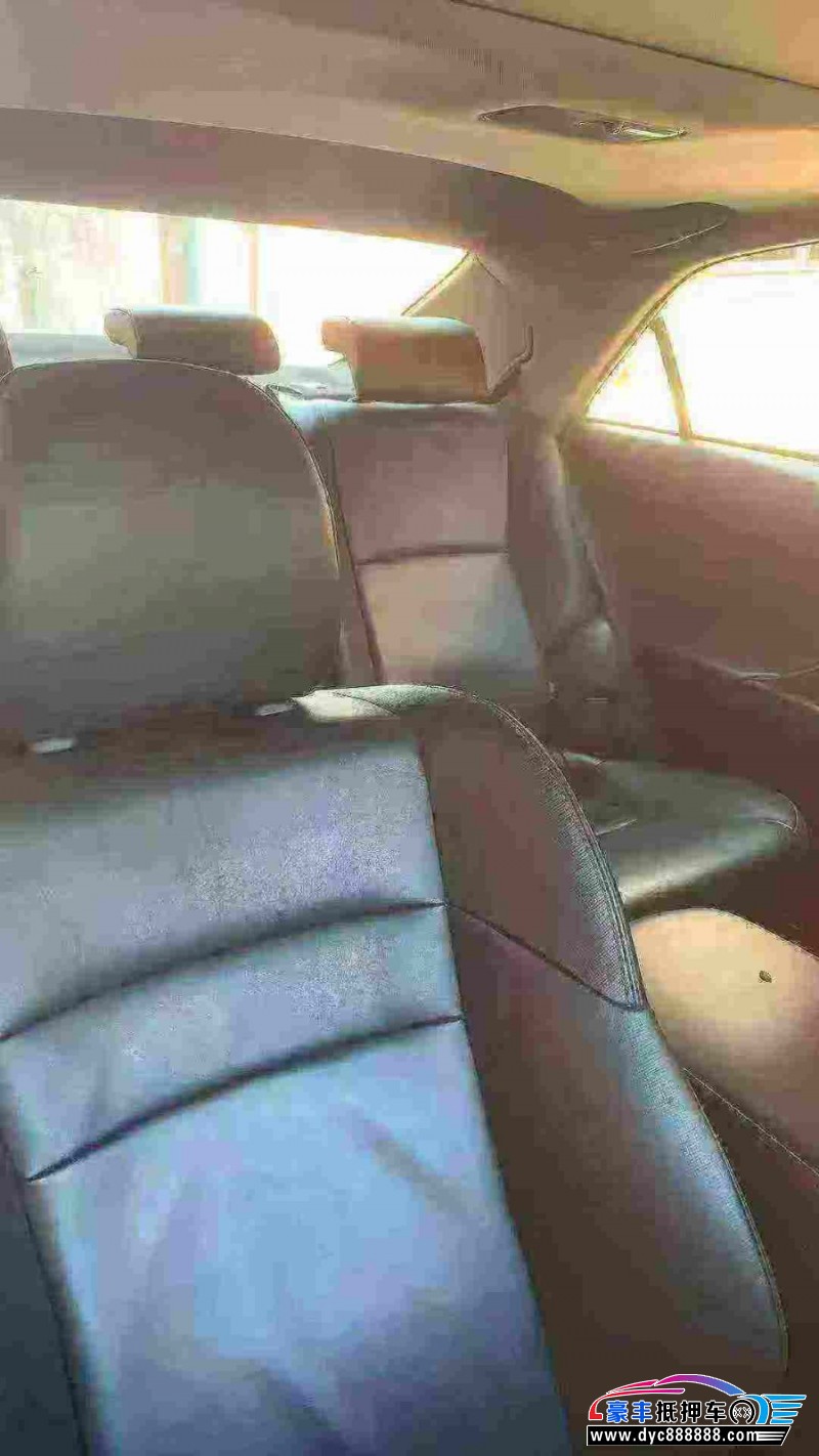 13年丰田锐志轿车抵押车出售