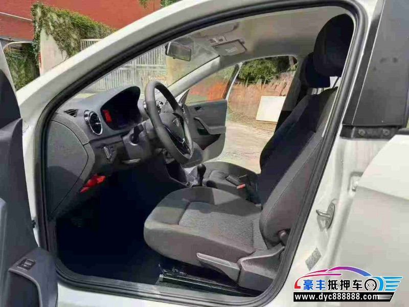 25年大众捷达轿车抵押车出售