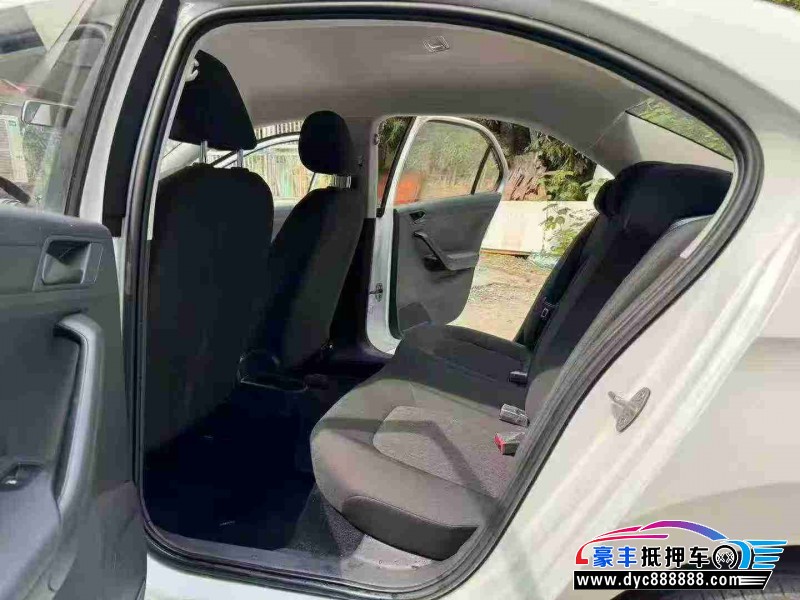 25年大众捷达轿车抵押车出售