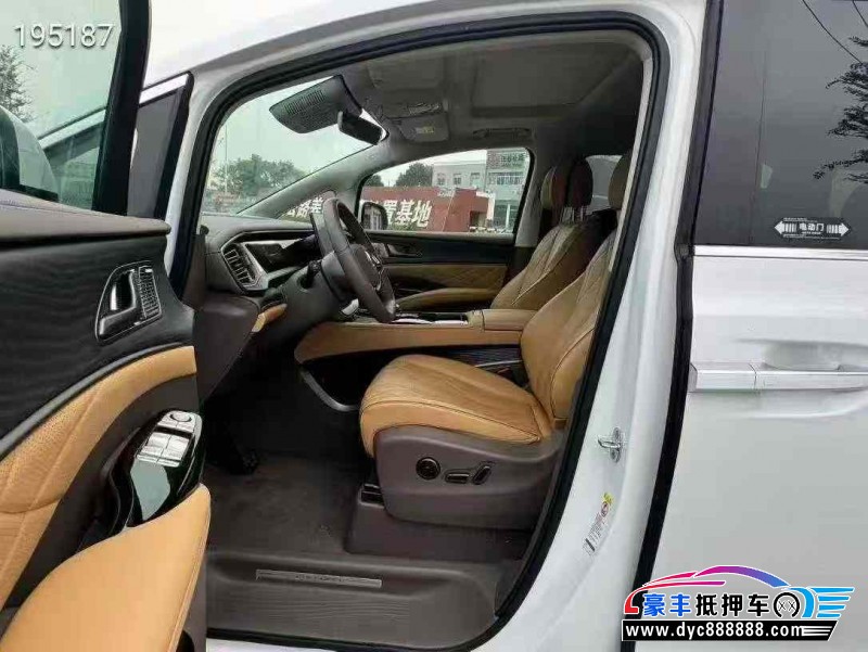 24年腾势D9轿车抵押车出售