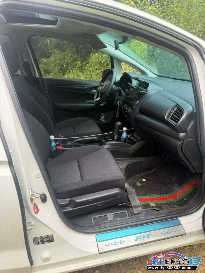 20年本田飞度轿车抵押车出售