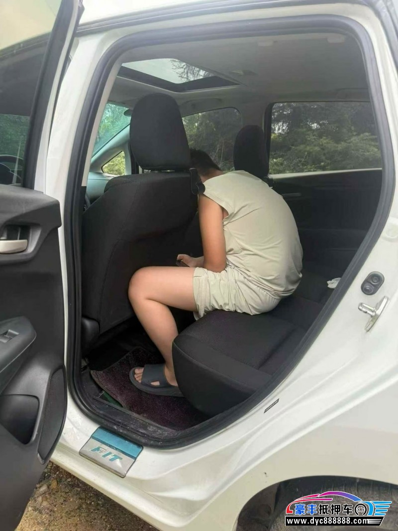 20年本田飞度轿车抵押车出售