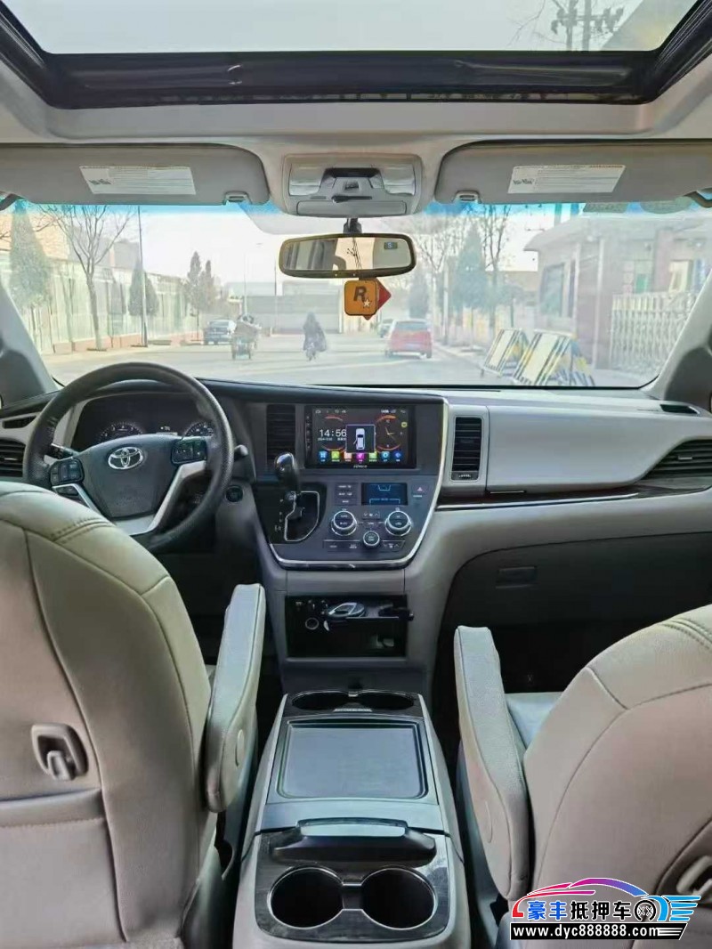 18年丰田塞纳轿车抵押车出售