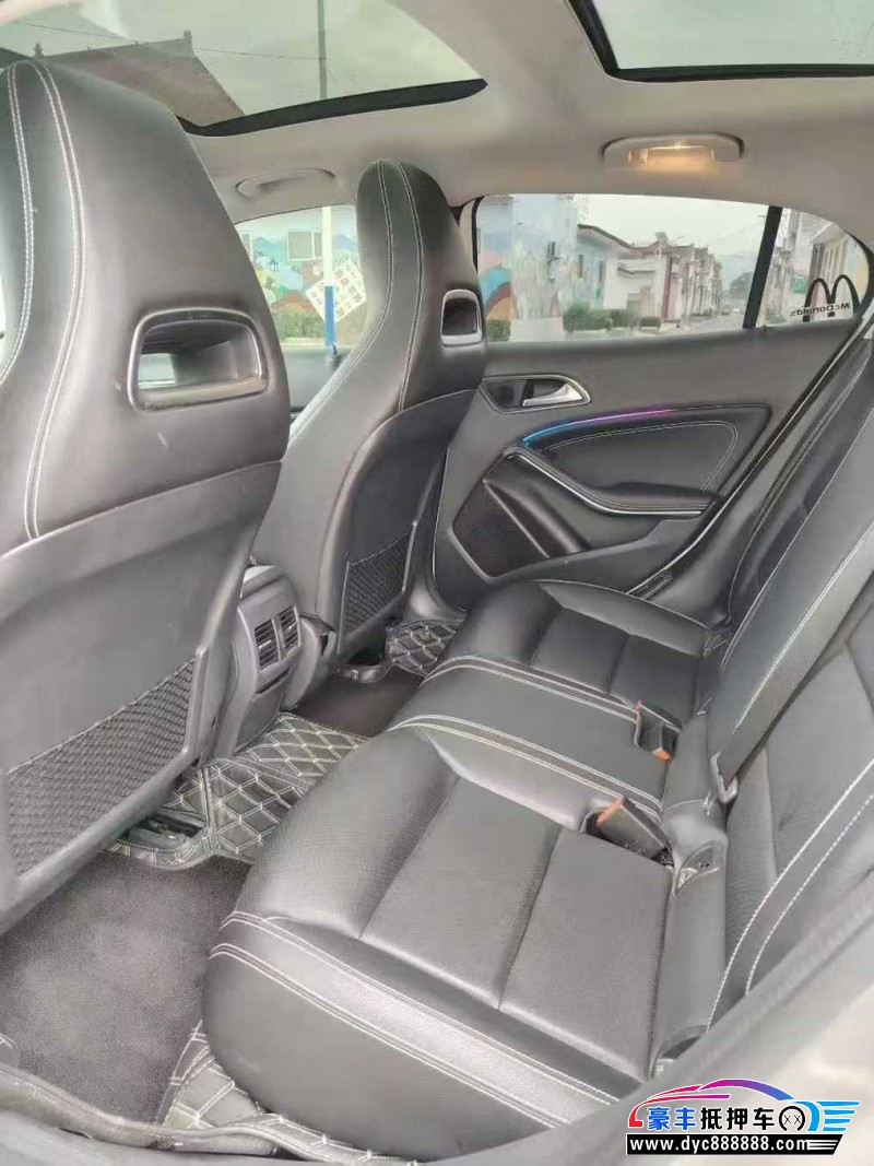 20年奔驰GLA轿车抵押车出售