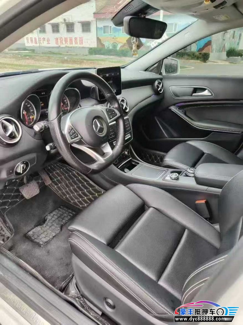 20年奔驰GLA轿车抵押车出售