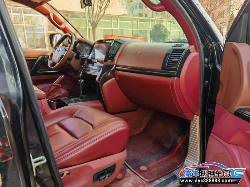 15年丰田兰德酷路泽（陆巡）轿车抵押车出售