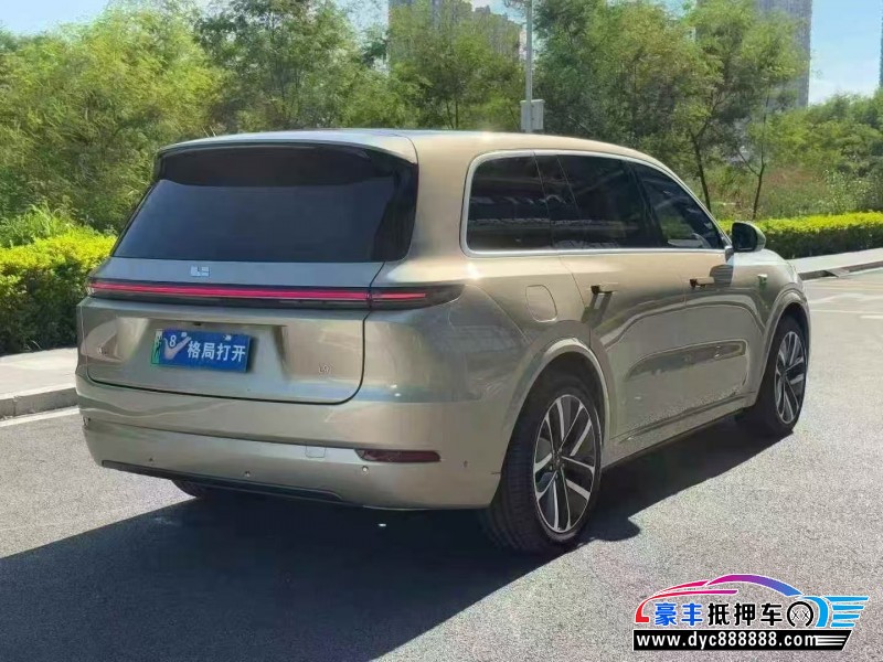 22年理想L9轿车抵押车出售