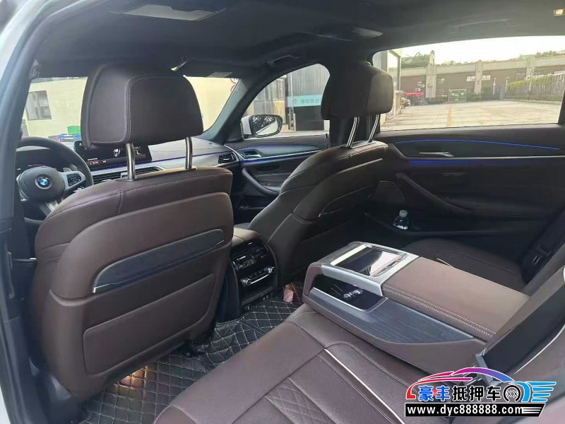 21年宝马5系轿车抵押车出售