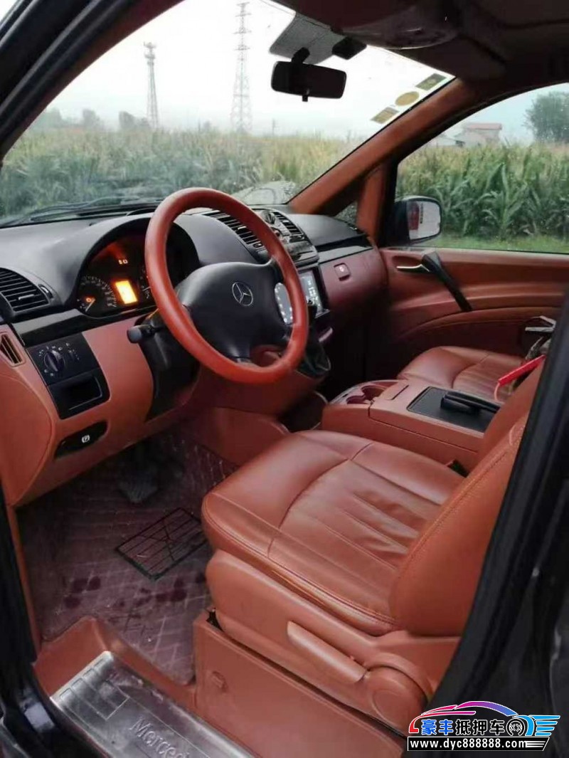 17年奔驰威霆轿车抵押车出售