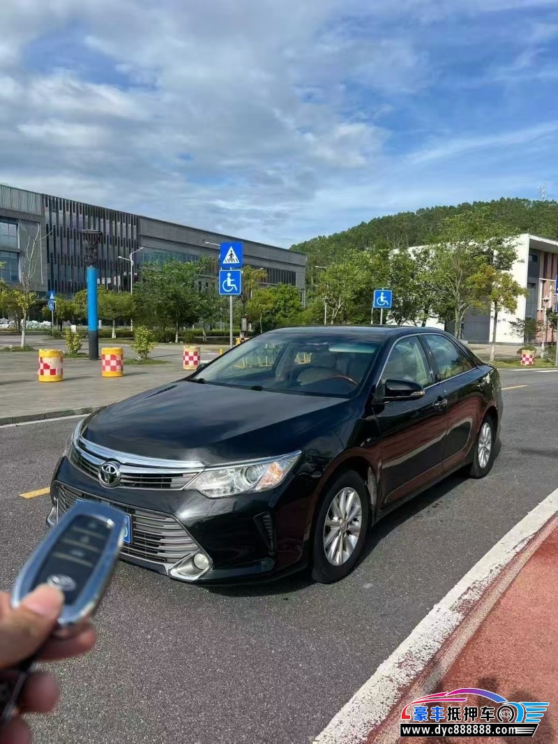 17年丰田凯美瑞轿车抵押车出售