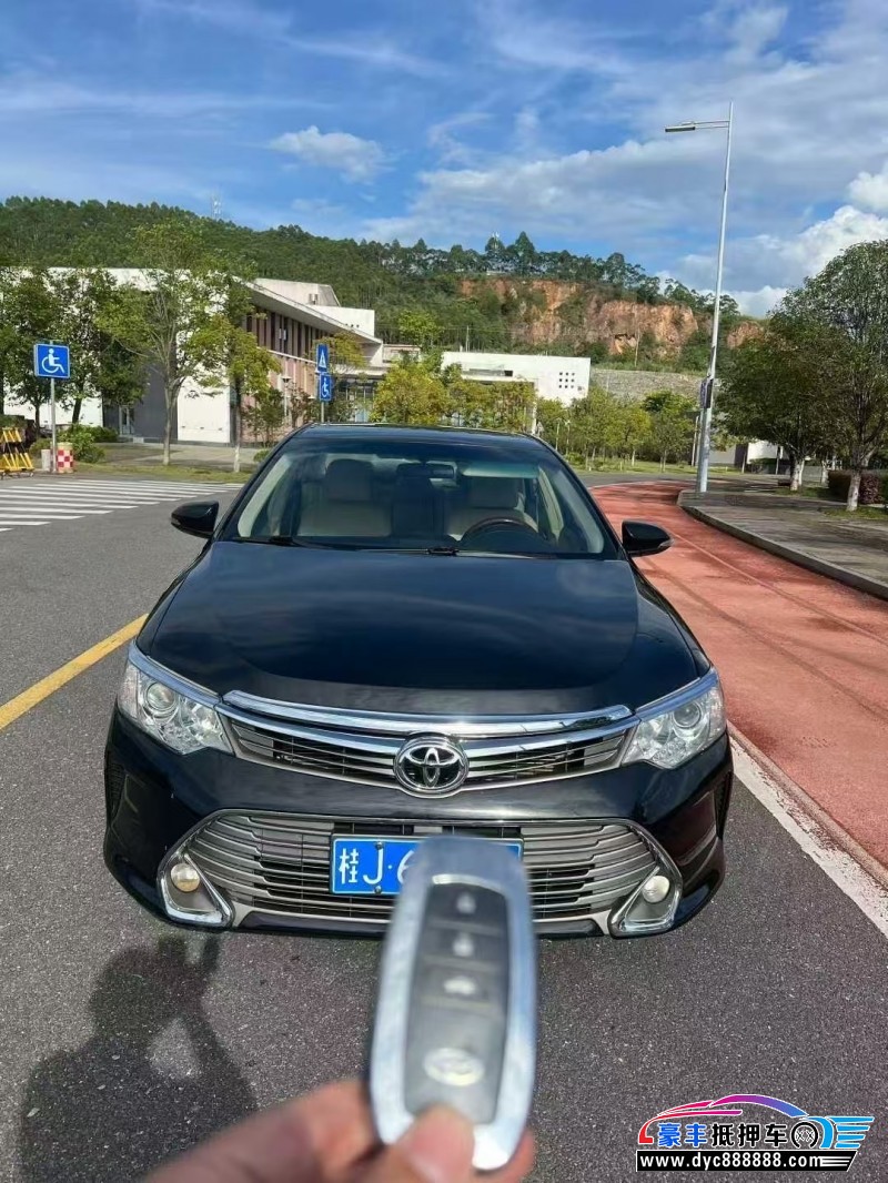 17年丰田凯美瑞轿车抵押车出售