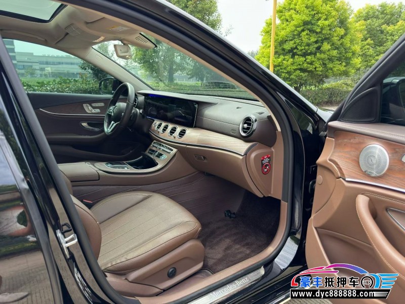 19年奔驰E轿车抵押车出售