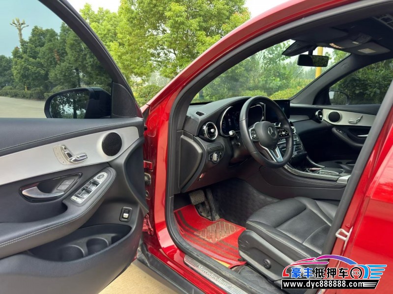 21年奔驰GLC轿车抵押车出售