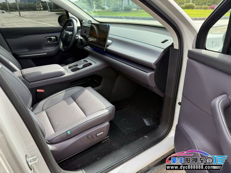 25年零跑C10轿车抵押车出售