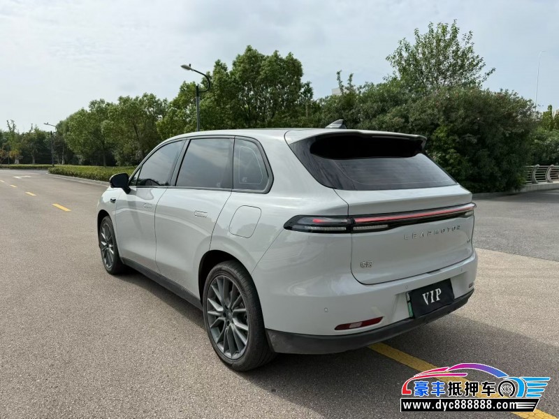 25年零跑C10轿车抵押车出售