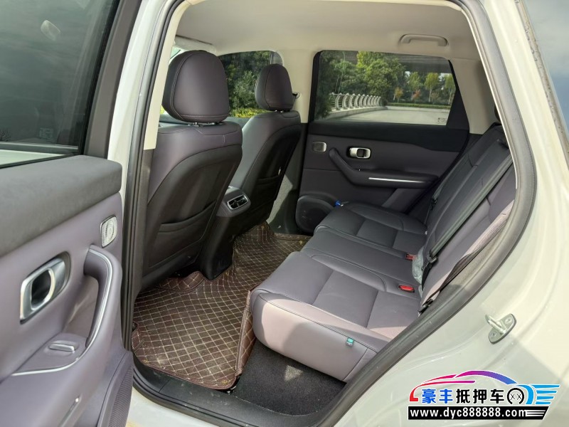 25年零跑C10轿车抵押车出售