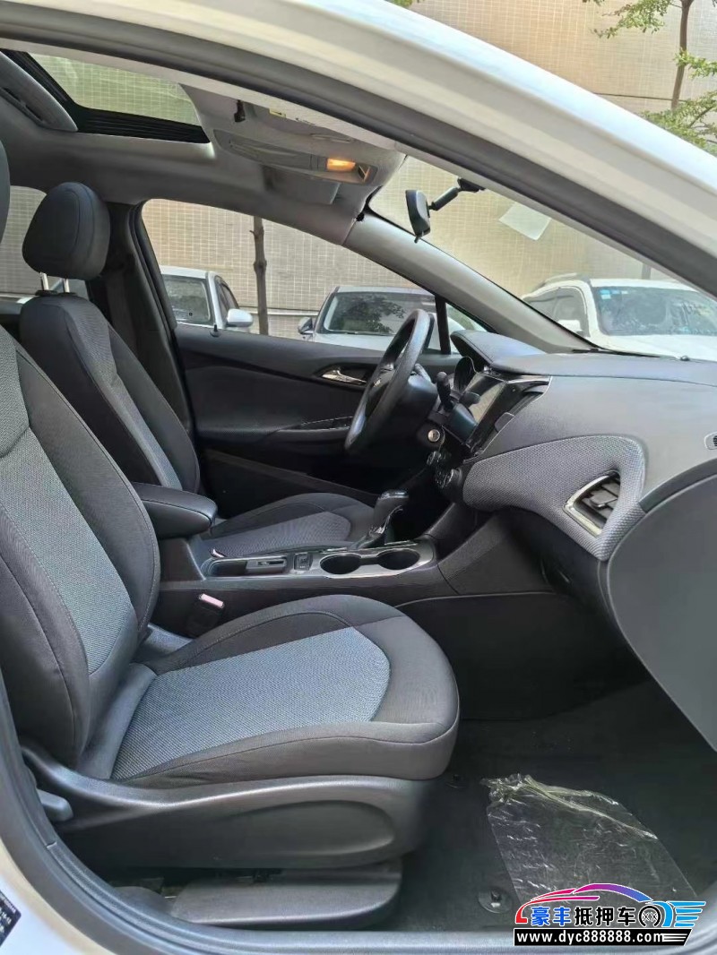 17年雪佛兰科鲁兹轿车抵押车出售