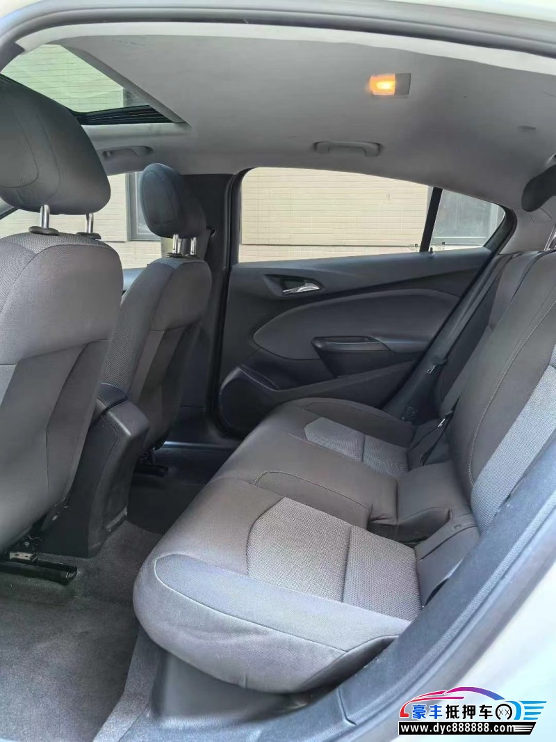 17年雪佛兰科鲁兹轿车抵押车出售