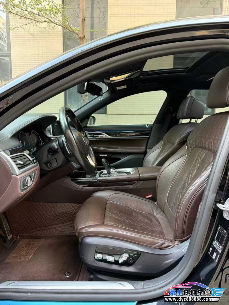 18年宝马7系轿车抵押车出售