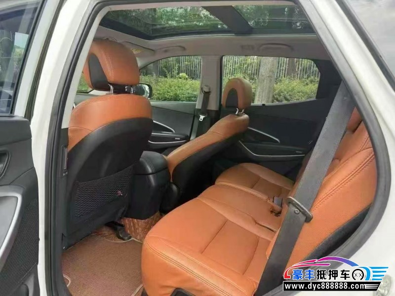 17年现代全新胜达轿车抵押车出售