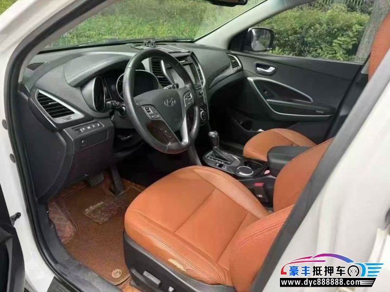 17年现代全新胜达轿车抵押车出售