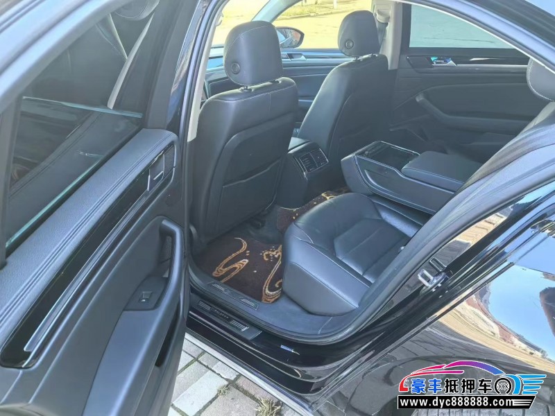 18年大众辉昂轿车抵押车出售