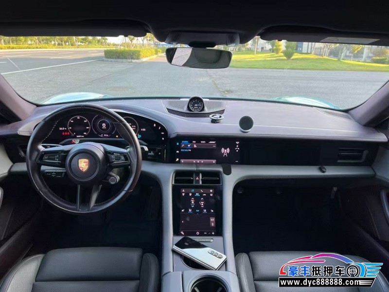 21年保时捷TaYcan轿车抵押车出售