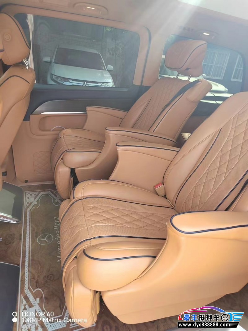 21年奔驰V轿车抵押车出售