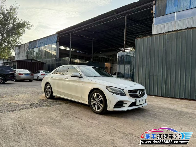 19年奔驰C轿车抵押车出售