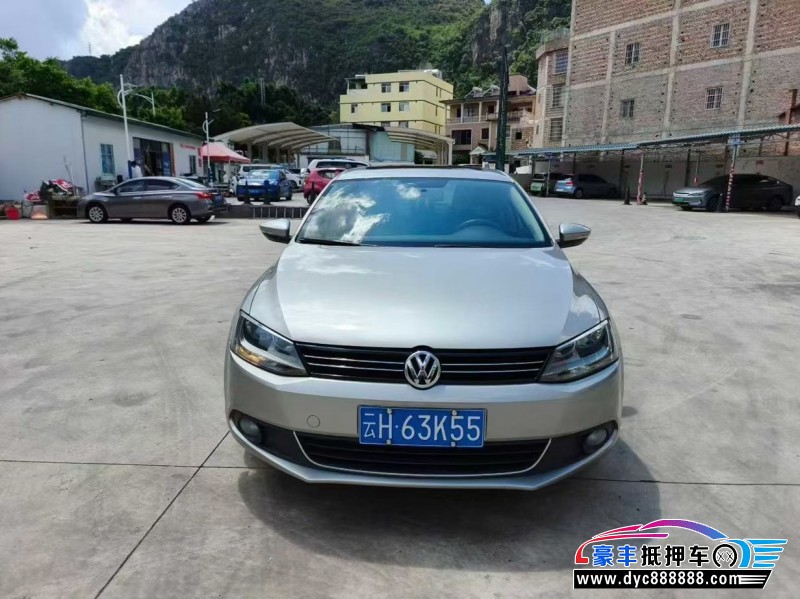 14年大众速腾轿车抵押车出售