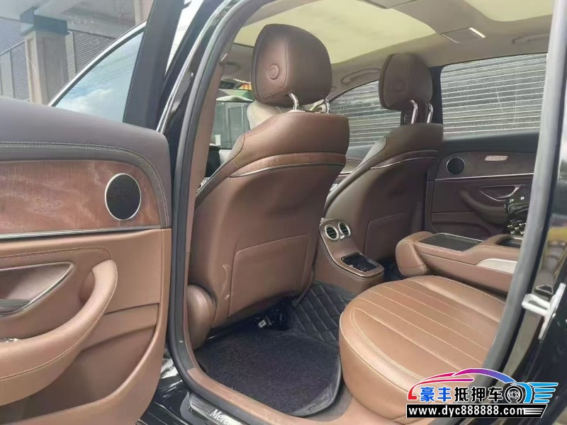 22年奔驰E轿车抵押车出售