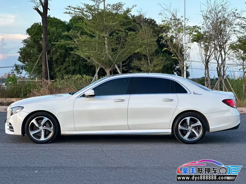 17年奔驰E轿车抵押车出售