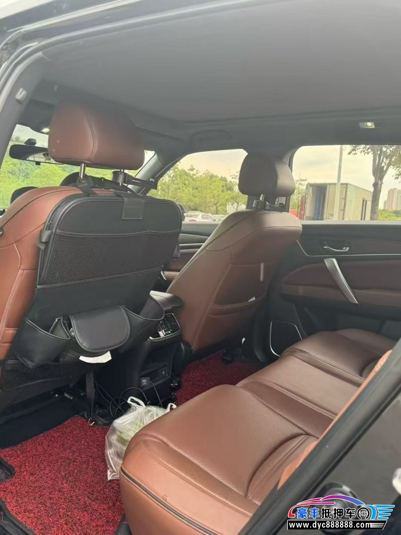 17年本田UR-V轿车抵押车出售