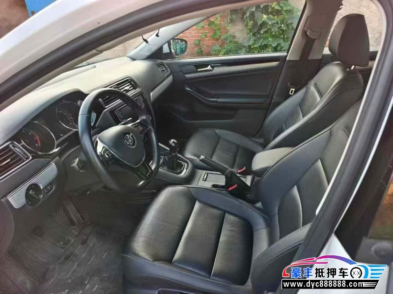 16年大众速腾轿车抵押车出售