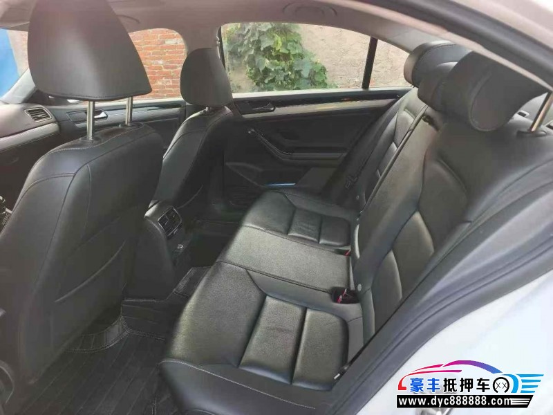 16年大众速腾轿车抵押车出售