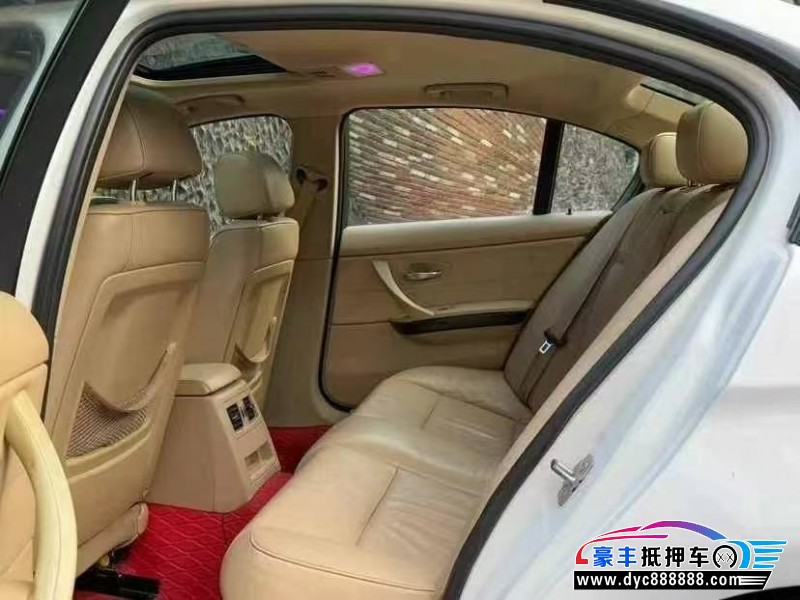 11年宝马3系轿车抵押车出售