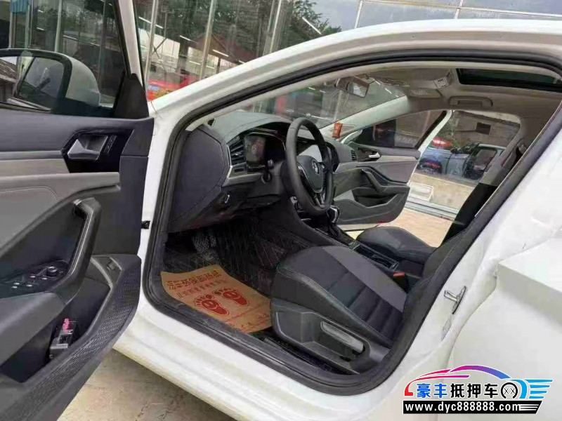 21年大众速腾轿车抵押车出售