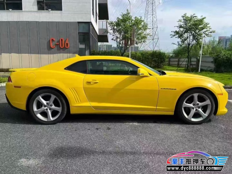 16年雪佛兰科迈罗轿车抵押车出售