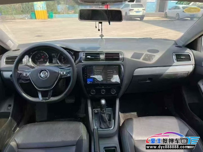 16年大众速腾轿车抵押车出售