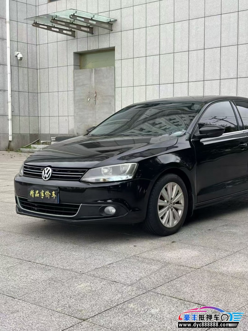 14年大众速腾轿车抵押车出售