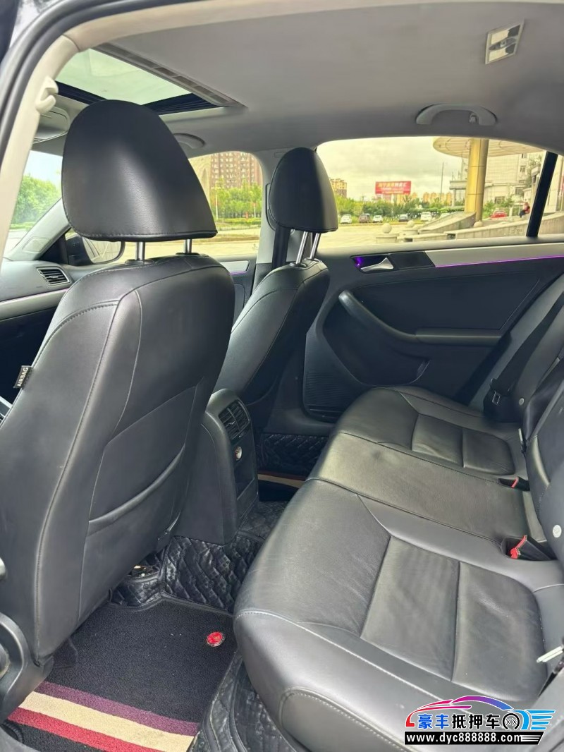 14年大众速腾轿车抵押车出售