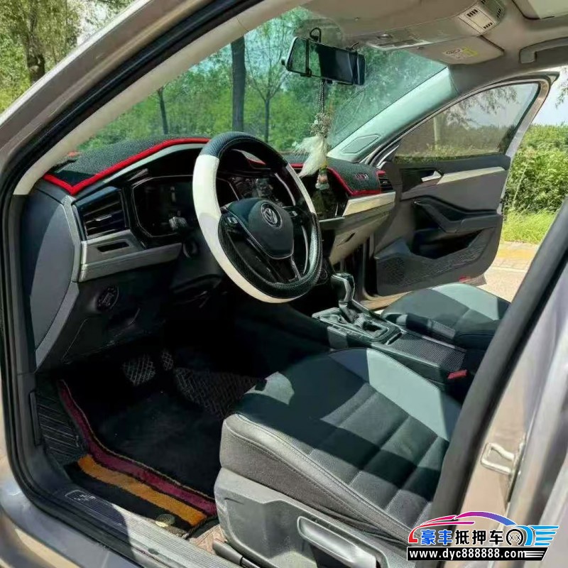 21年大众速腾轿车抵押车出售