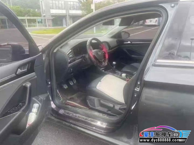 21年大众速腾轿车抵押车出售