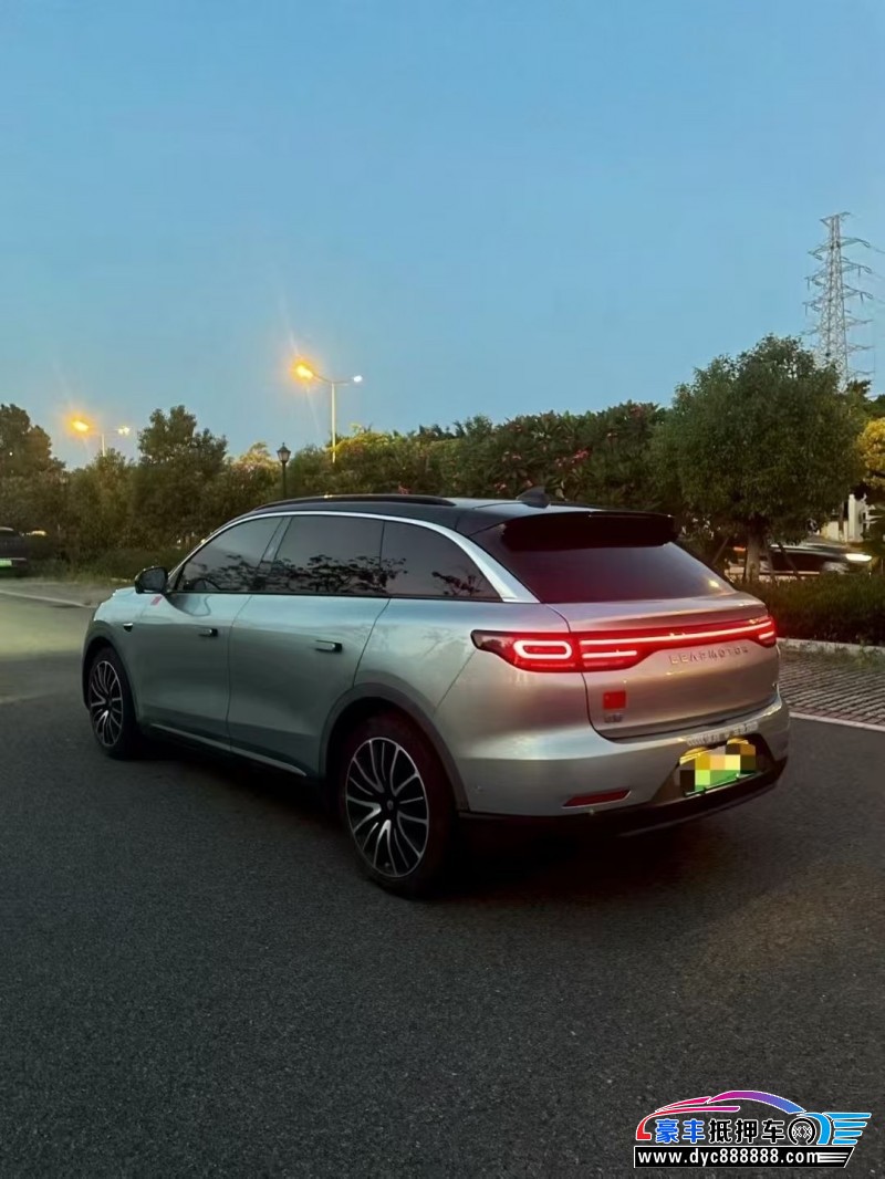 22年零跑C11轿车抵押车出售