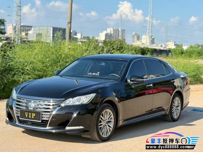 15年丰田皇冠轿车抵押车出售