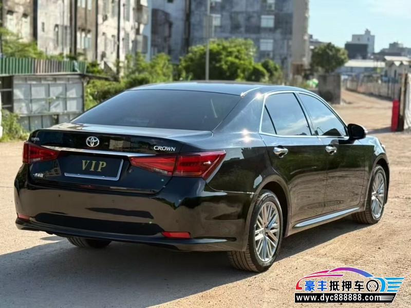 15年丰田皇冠轿车抵押车出售